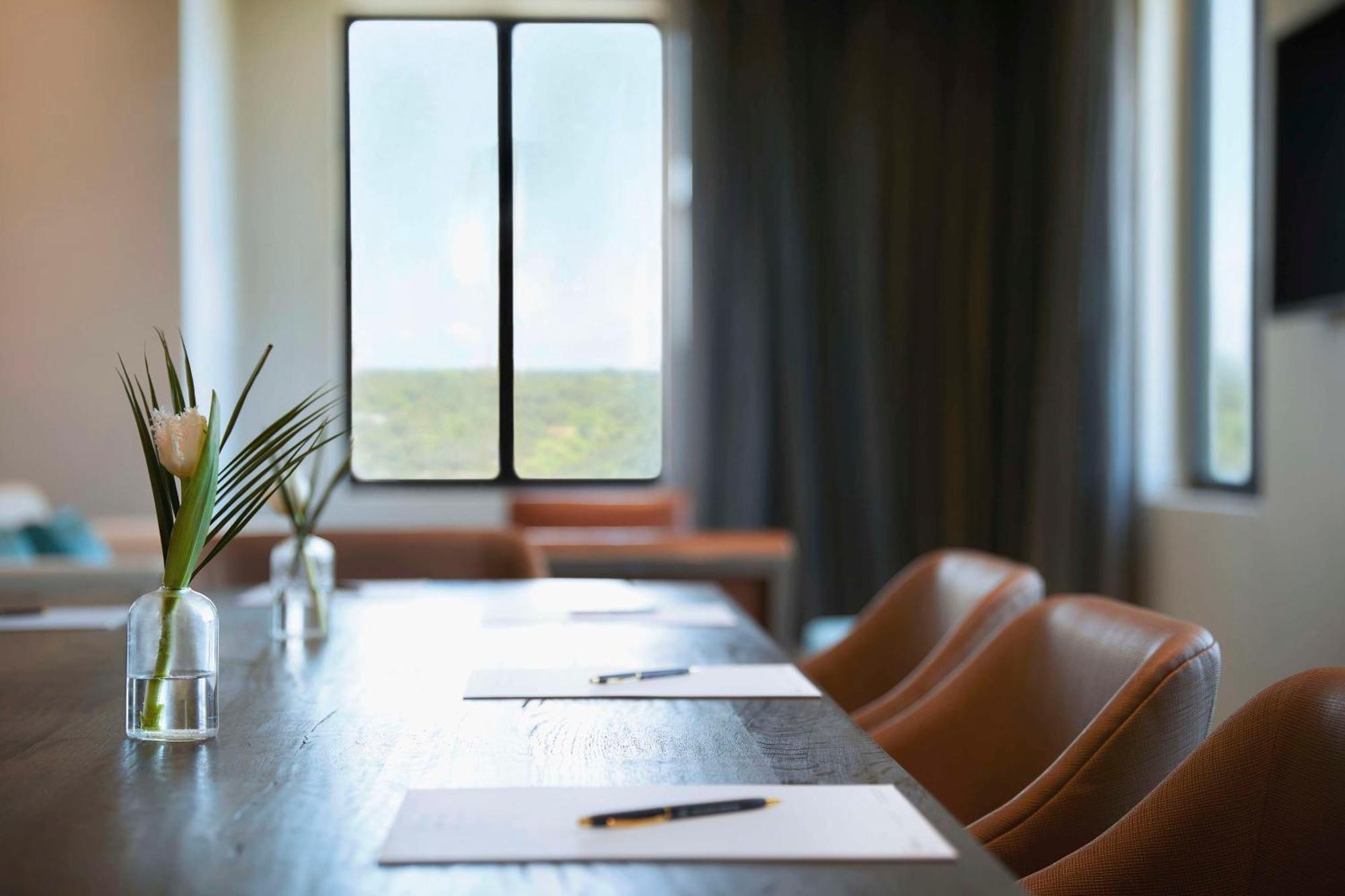 Thesis Hotel Miami Coral Gables, Curio Collection By Hilton Exterior photo
