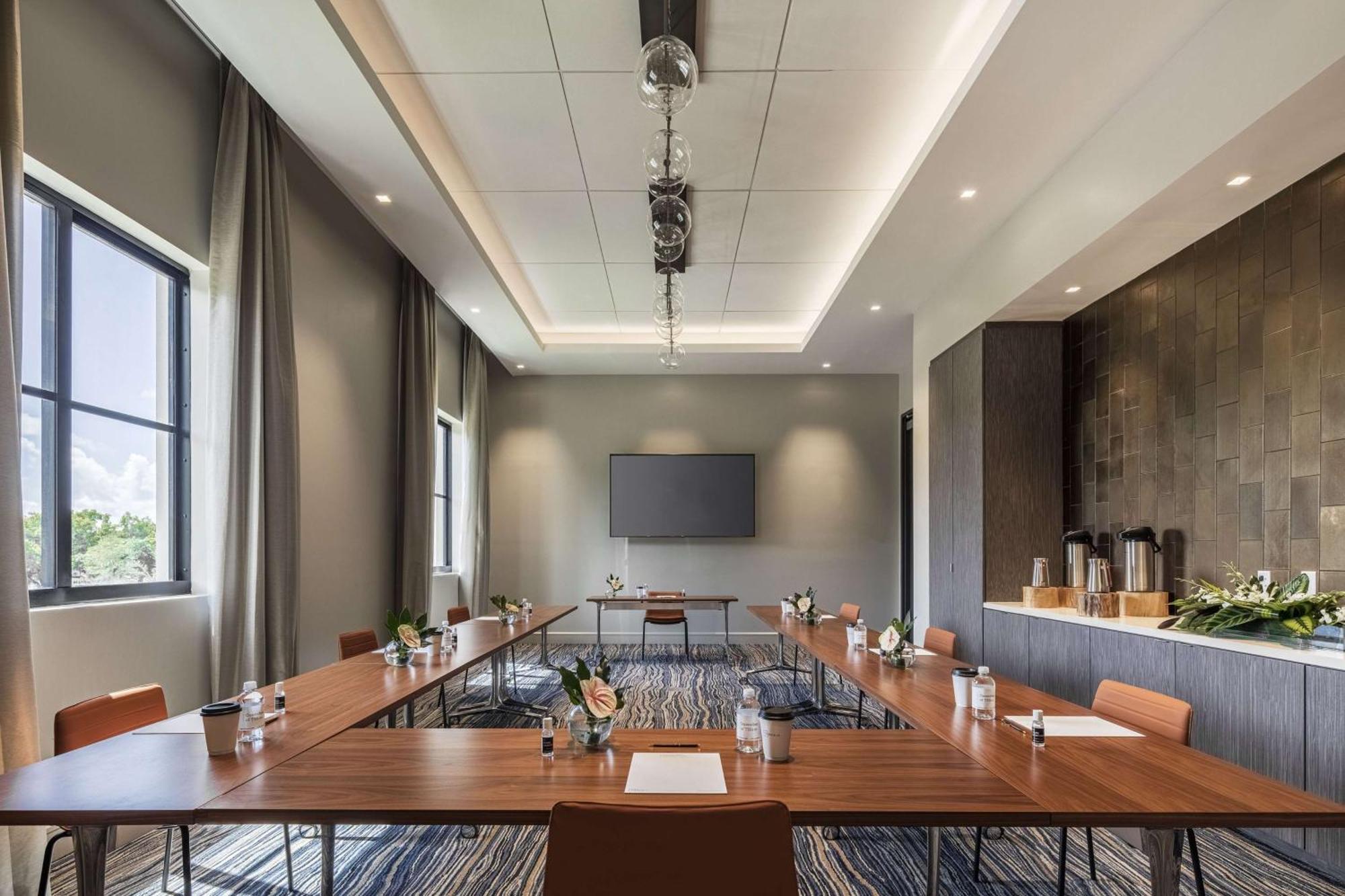 Thesis Hotel Miami Coral Gables, Curio Collection By Hilton Exterior photo