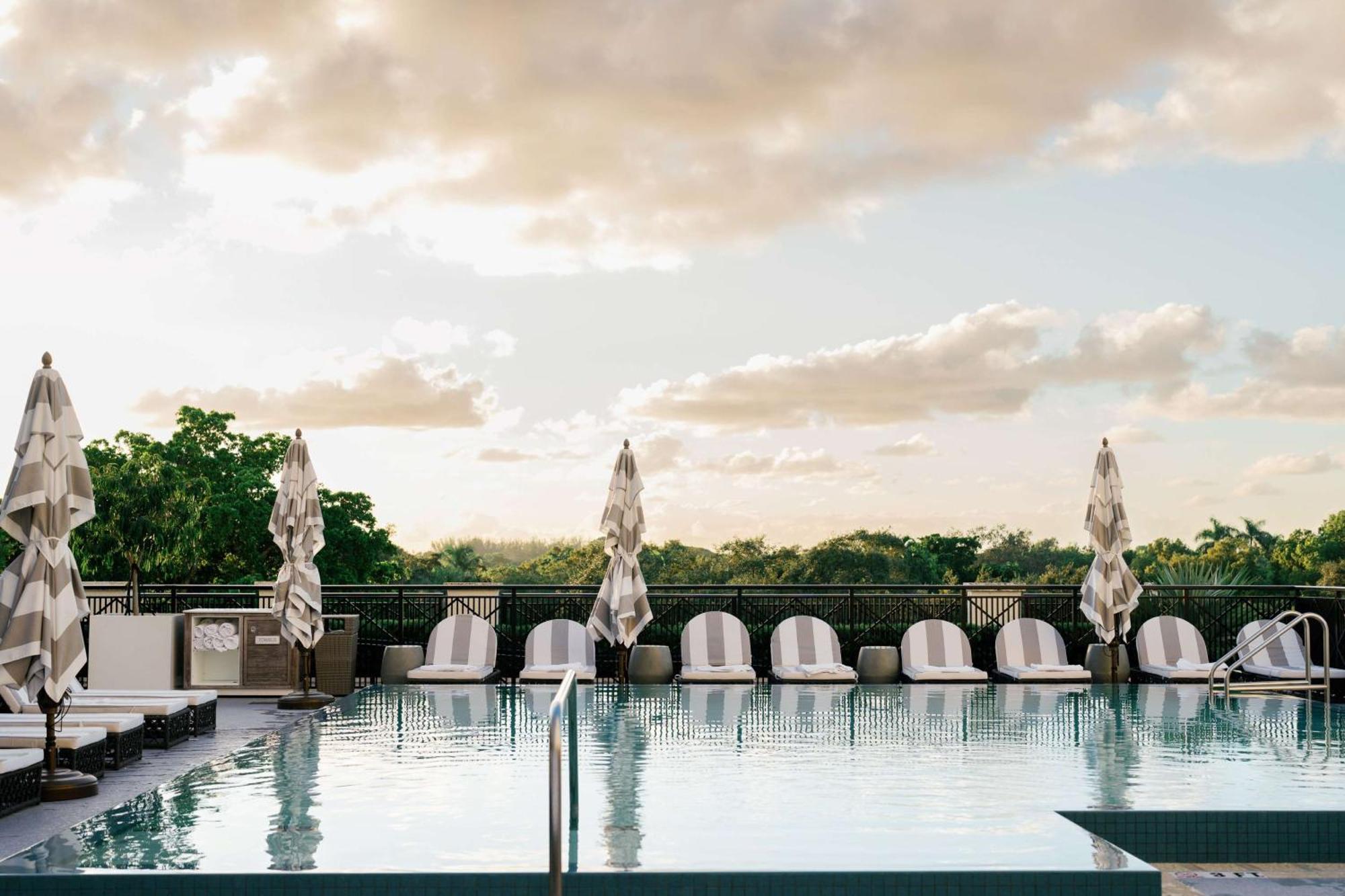 Thesis Hotel Miami Coral Gables, Curio Collection By Hilton Exterior photo