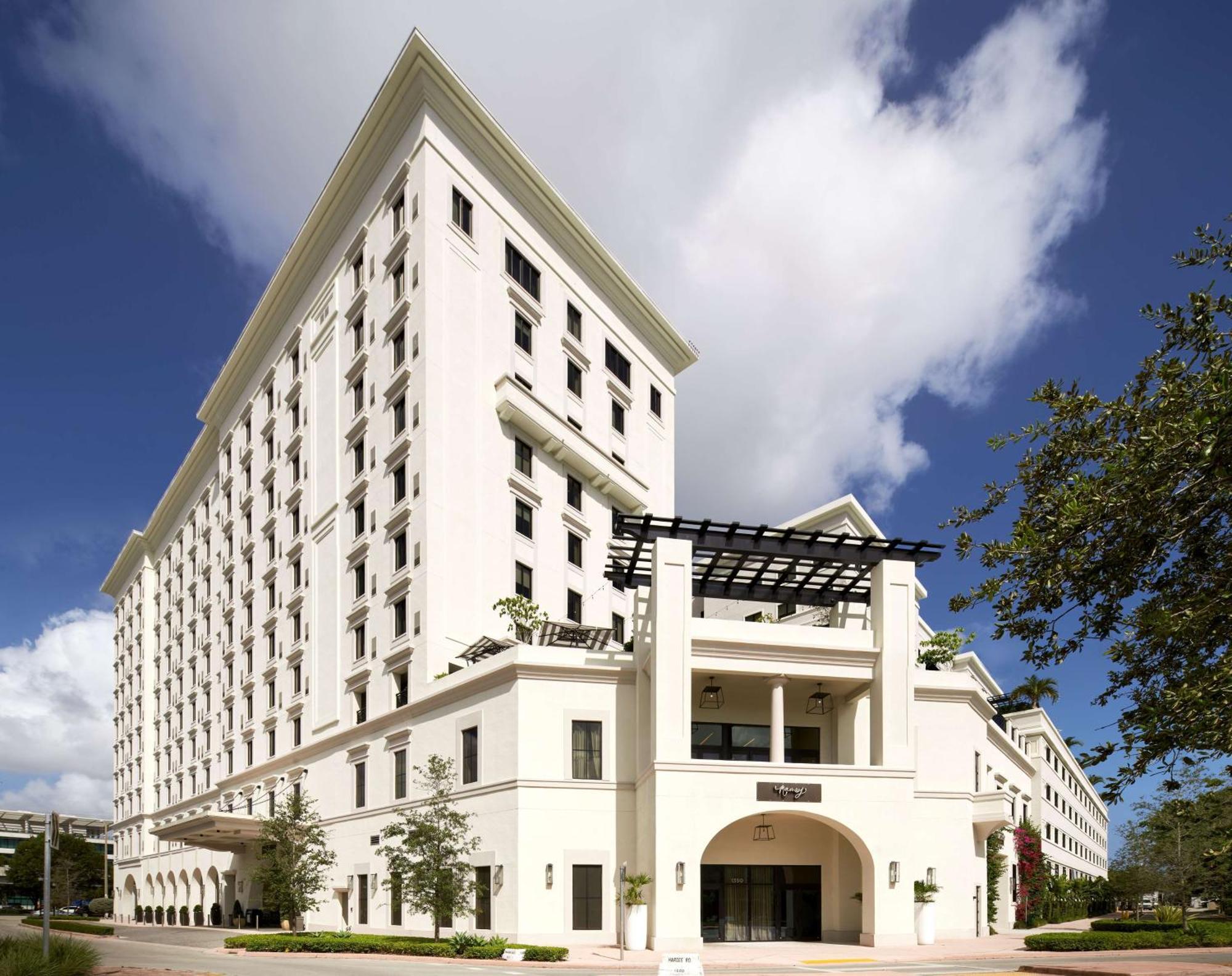 Thesis Hotel Miami Coral Gables, Curio Collection By Hilton Exterior photo