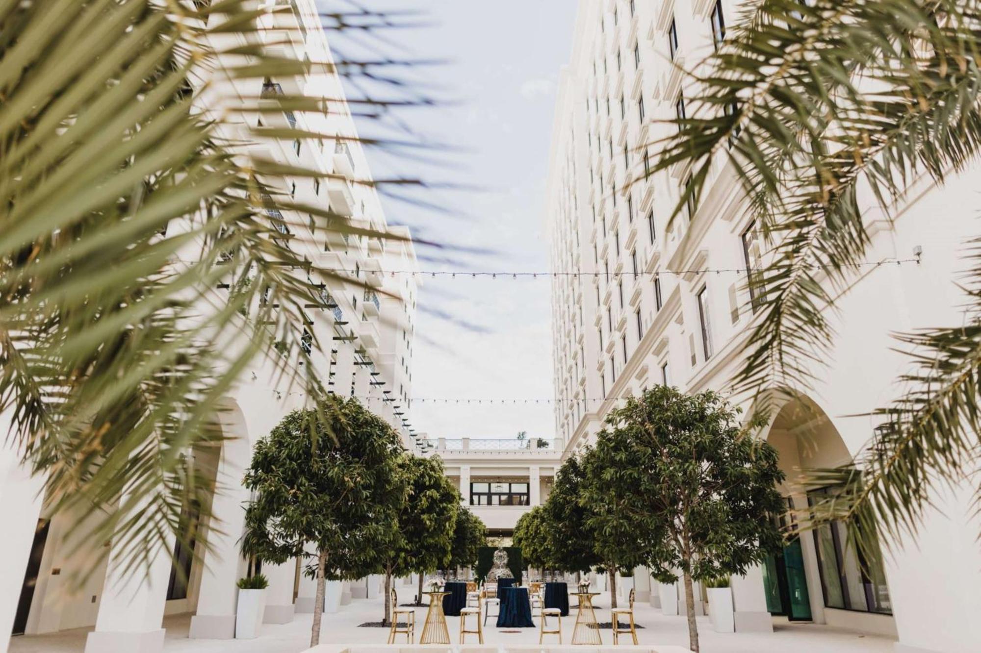 Thesis Hotel Miami Coral Gables, Curio Collection By Hilton Exterior photo